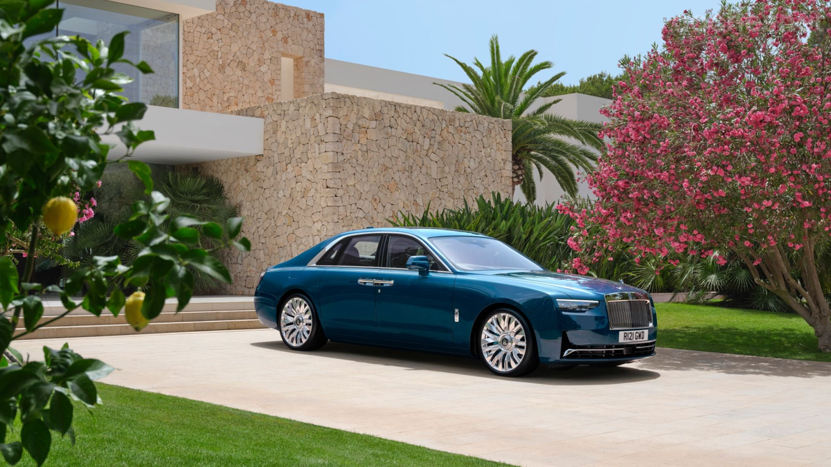 La mejora de la conectividad y el equipamiento digital es una de las principales novedades que incorpora el nuevo Rolls Royce Ghost Series II.