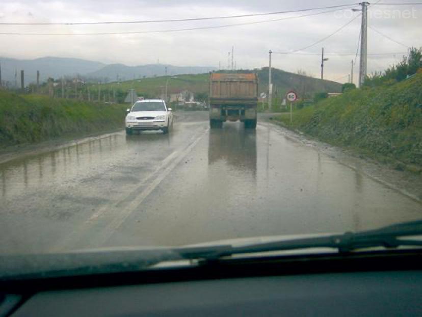 Cruce con lluvia