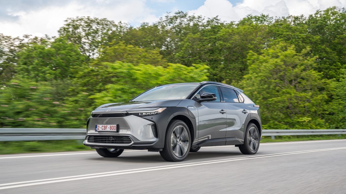 La nueva gama 2025 del bZ4X refuerza la apuesta eléctrica de Toyota, desde 34.500 €.