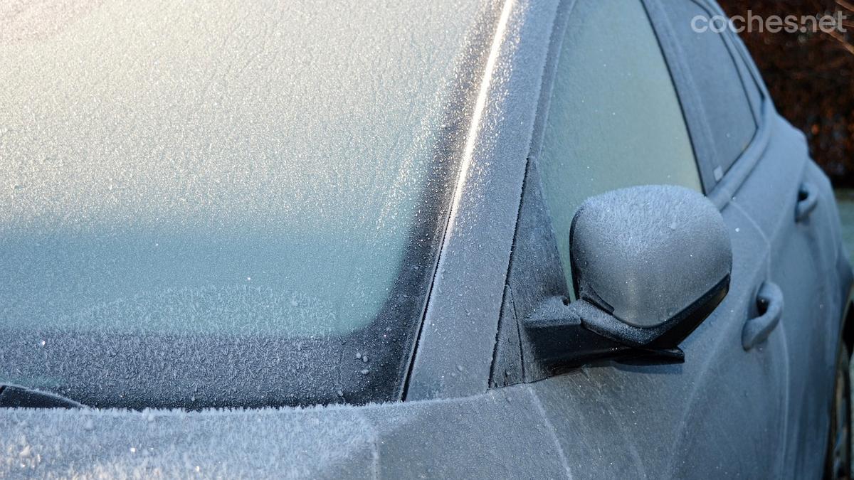 ¿Te vas a la nieve? No olvides llevar estos objetos en el coche