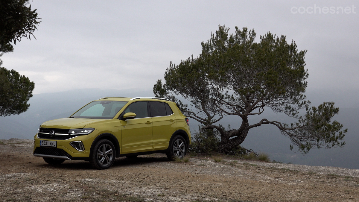 El PVP de este SUV con acabado R-Line está por encima de 30.000 euros, pero a cambio ofrece un buen nivel de acabados y equipamiento.