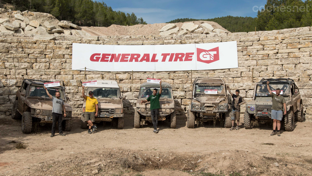 Los TT's más preparados, Defender o Range, tienen su espacio competitivo en esta concentración de aficionados a la marca británica. 