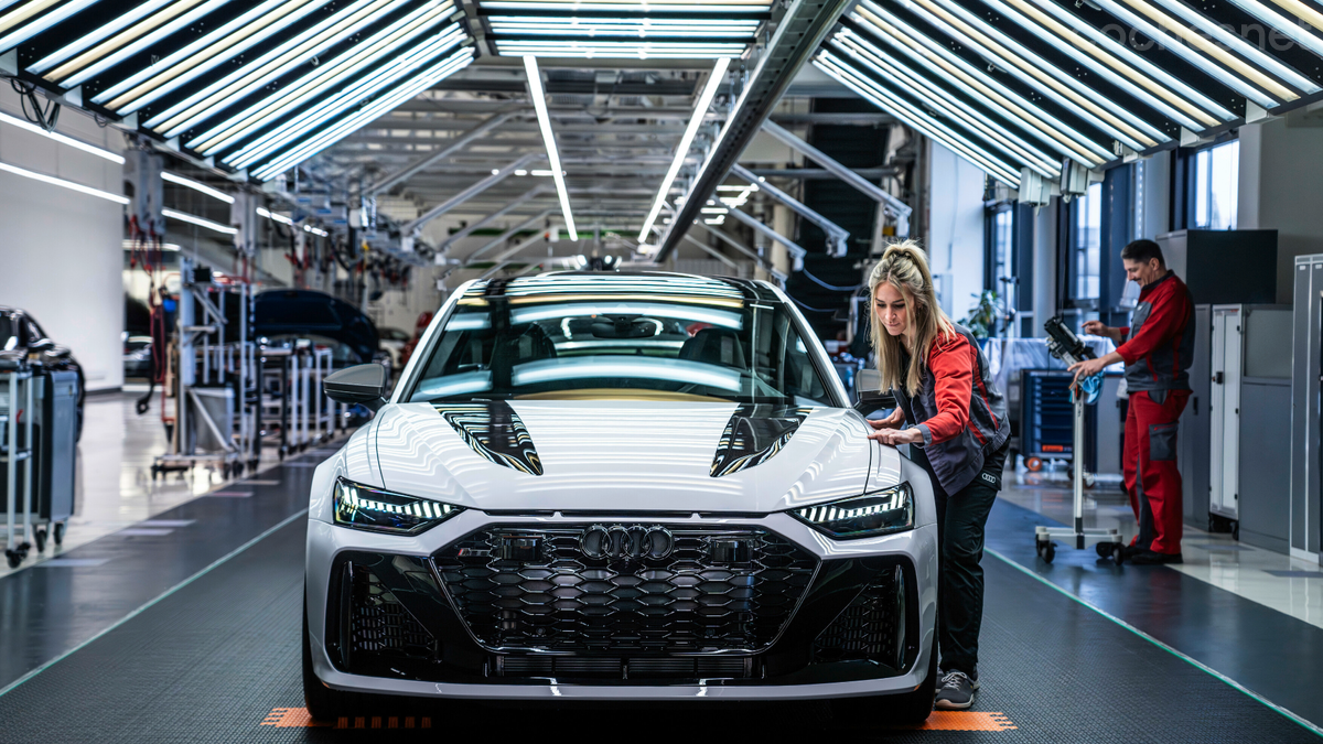 La producción de las 660 unidades del Audi RS6 Avant se traslada en parte a las instalaciones de Böllinger Höfe, donde se fabrican el Audi R8 y el Audi e-tron GT.
