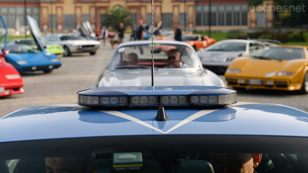 Otro Lambo con luces sobre el techo, el Huracán de la Polizia di Stato.