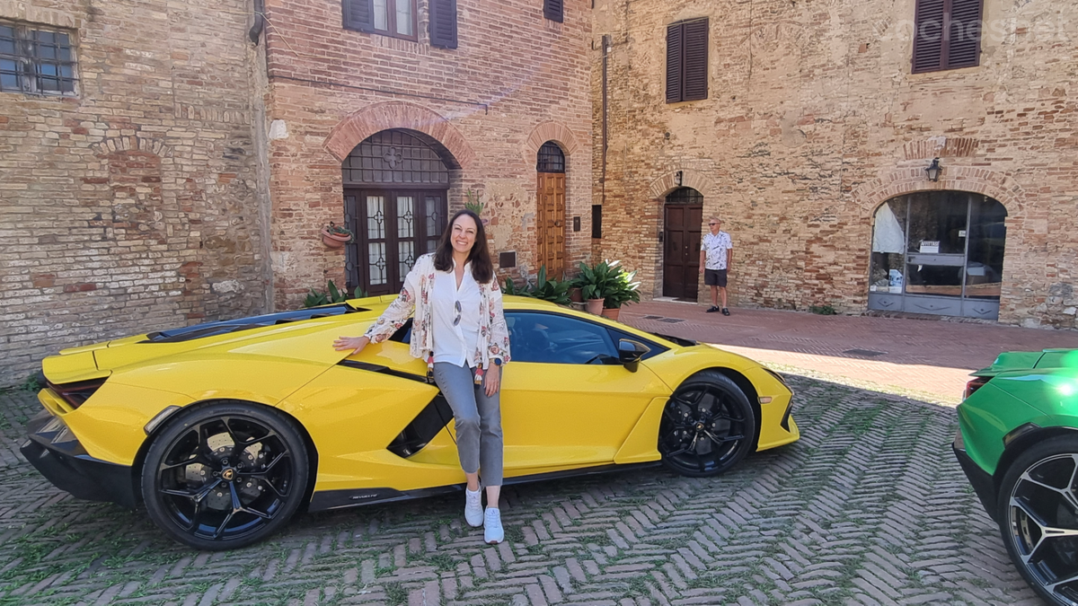 Inmersión en el mundo Lamborghini al volante de un Revuelto