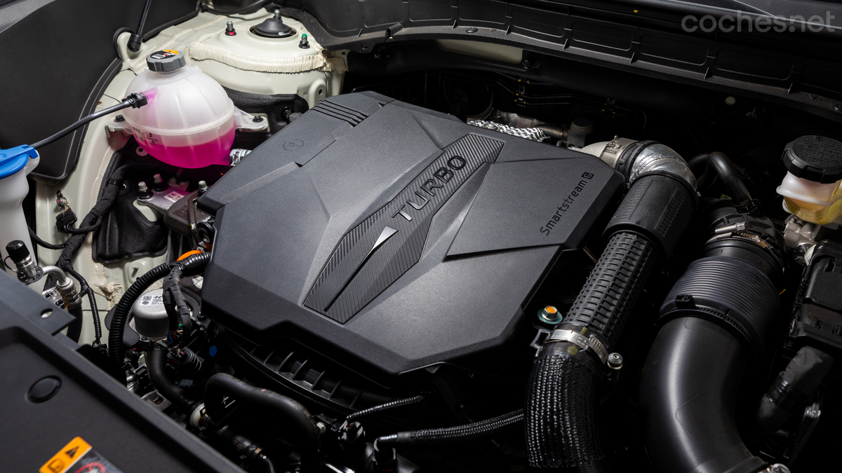 La gama del nuevo Hyundai Santa Fe se ofrecerá solo con motores híbridos. El de gasolina, un 1.6 Turbo, serán común para todos.
