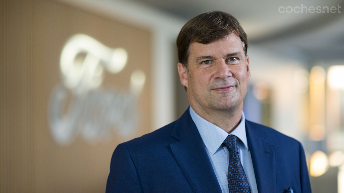 Jim Farley, el CEO de Ford ha citados los PHEV de autonomía extendida como una solución a largo plazo.