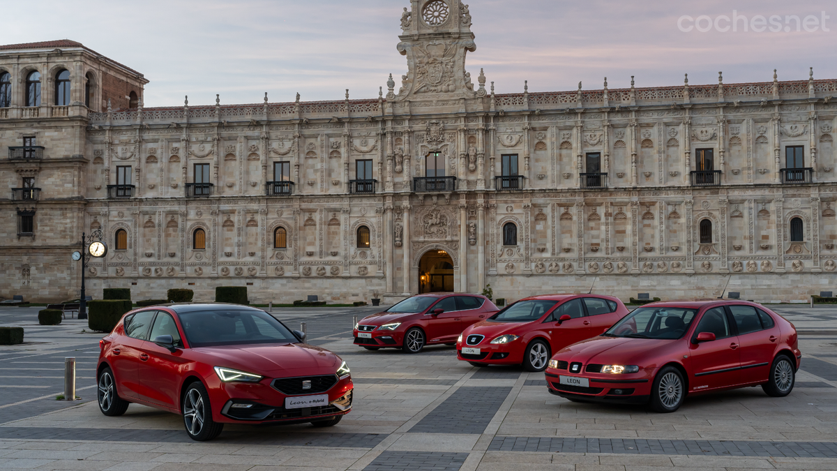 El primer Seat León fue presentado en 1999, hace 25 años, en la Plaza de San Marcos de León 