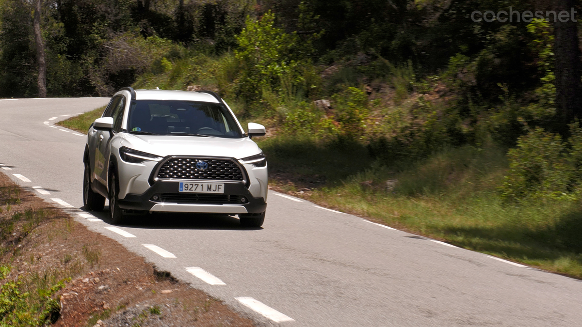 El Toyota Corolla Cross es, en conjunto, un SUV equilibrado; sencillo en ciertos apartados y sin embargo bastante completo desde el modelo base.