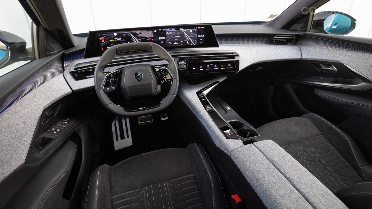 Para bien o para mal, Peugeot ha convertido al i-Cockpit en seña de identidad; y ahora lo han llevado un paso más allá.