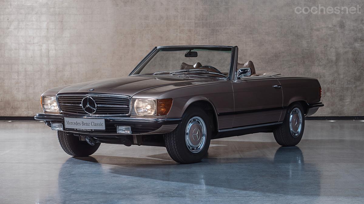 Un Mercedes-Benz SL descapotable de 1985 como protagonista de la MBFWMADRID