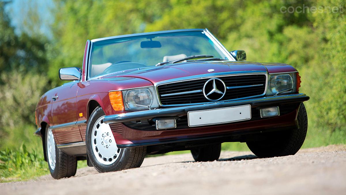 El Mercedes SL de 1985: un símbolo de elegancia y deportividad.