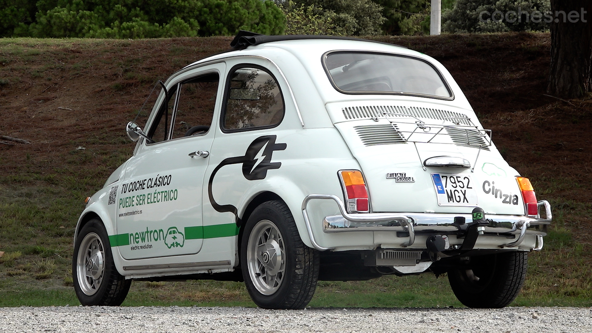 Este Fiat 500 L de 1971 puede circular por Barcelona a diario sin problemas, gracias a su motorización eléctrica. 