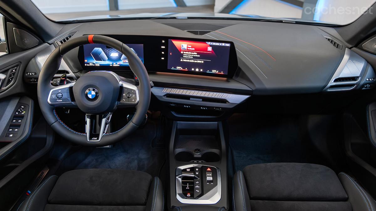 En esta nueva generación encontramos un interior expresivo, deportivo y tecnológico con BMW iDrive 9 con QuickSelect.