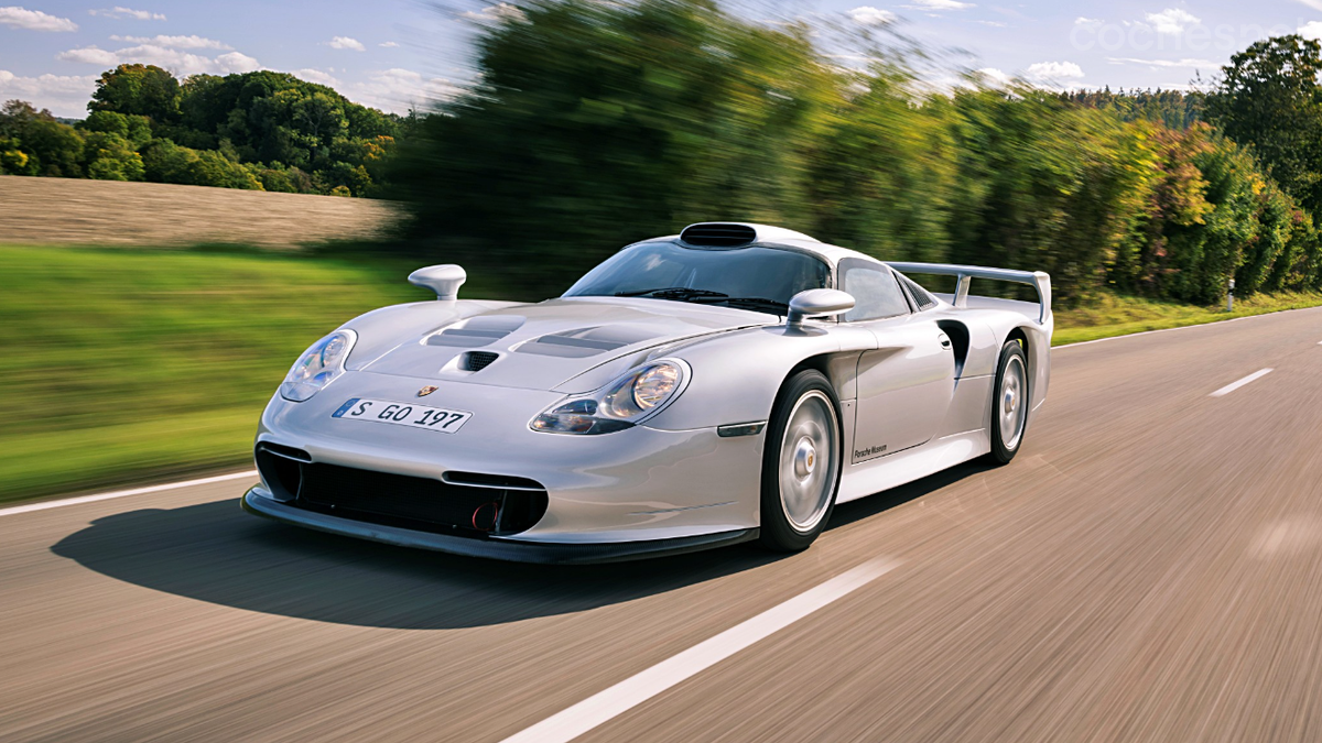 El Porsche 911 GT1 fue una producción limitada a 20 unidades para homologar el coche de competición. Ofrecía 544 CV.