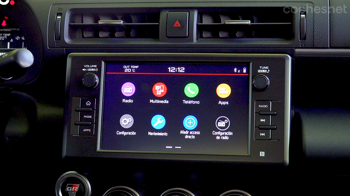 Tiene una nueva pantalla de 8 pulgadas, sin navegación, pero con Android Auto y Apple CarPlay.