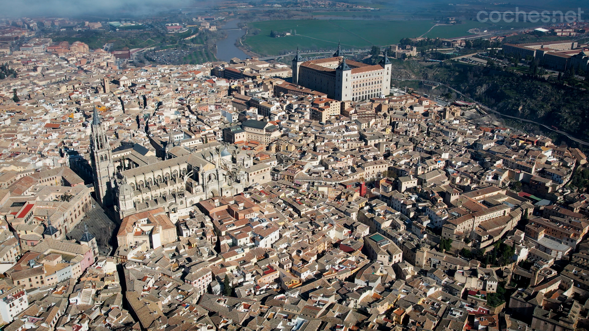 Los edificios más impresionantes de Toledo son su catedral y el alcázar.