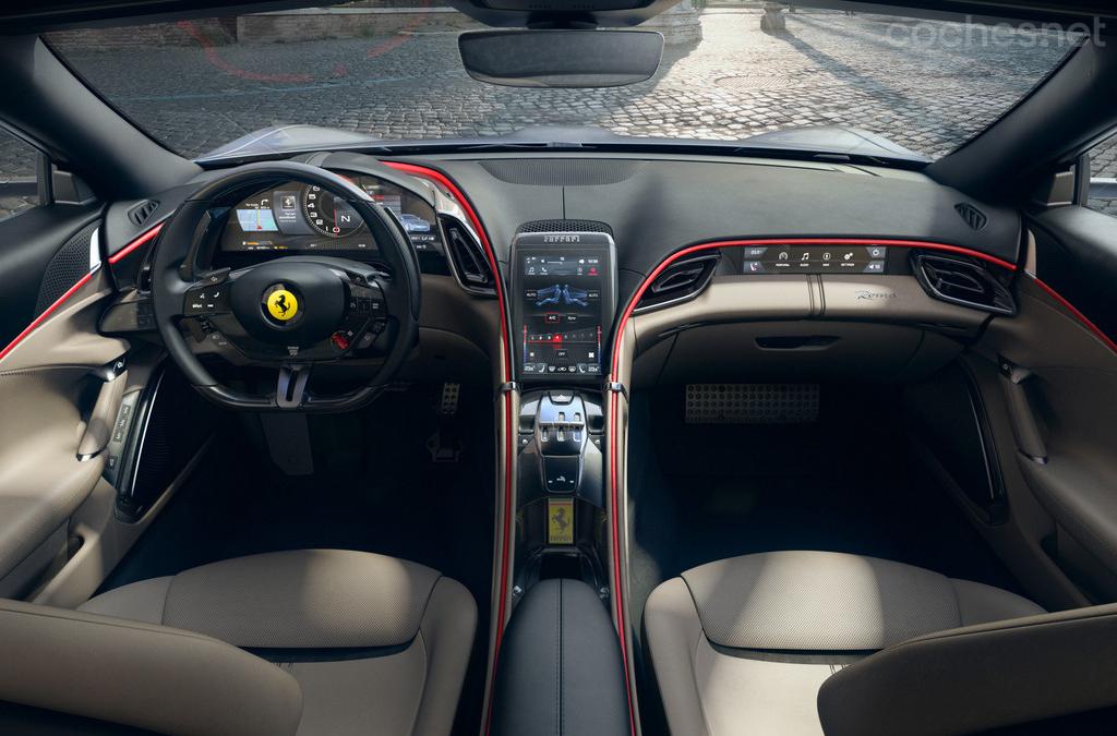 El interior del Ferrari Roma combina la obligada modernidad de las pantallas digitales con detalles clásicos. 