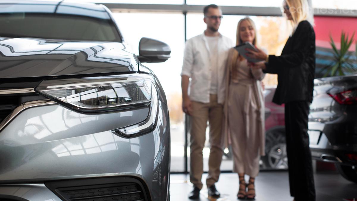 Las ventas de coches aumentan un 6,4% en noviembre, pero los eléctricos se hunden