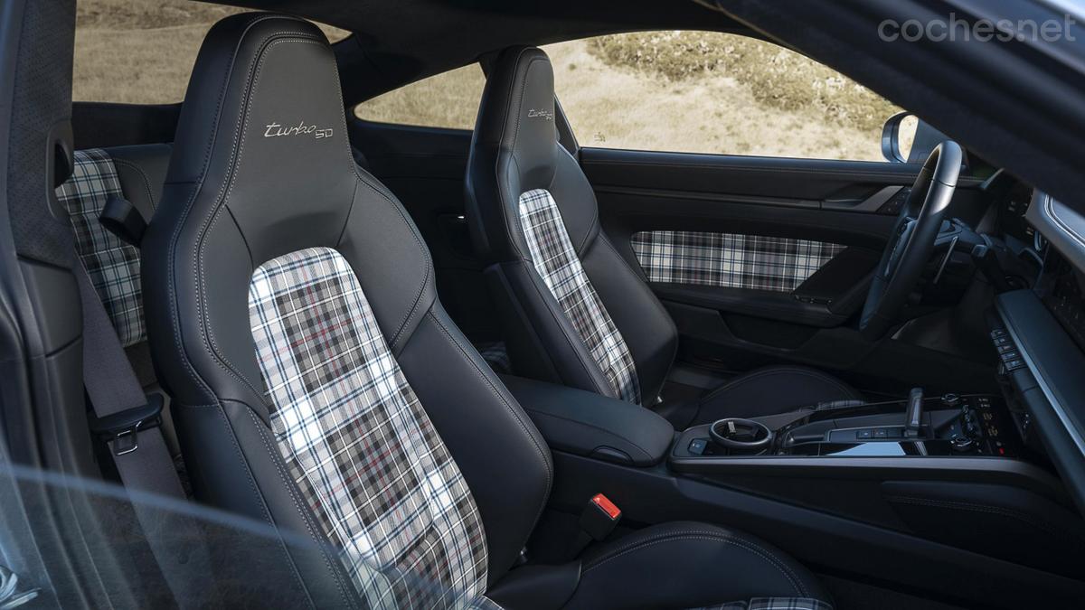 Herencia y modernidad: el tapizado tartán McKenzie en el interior del 911 Turbo 50 Years.