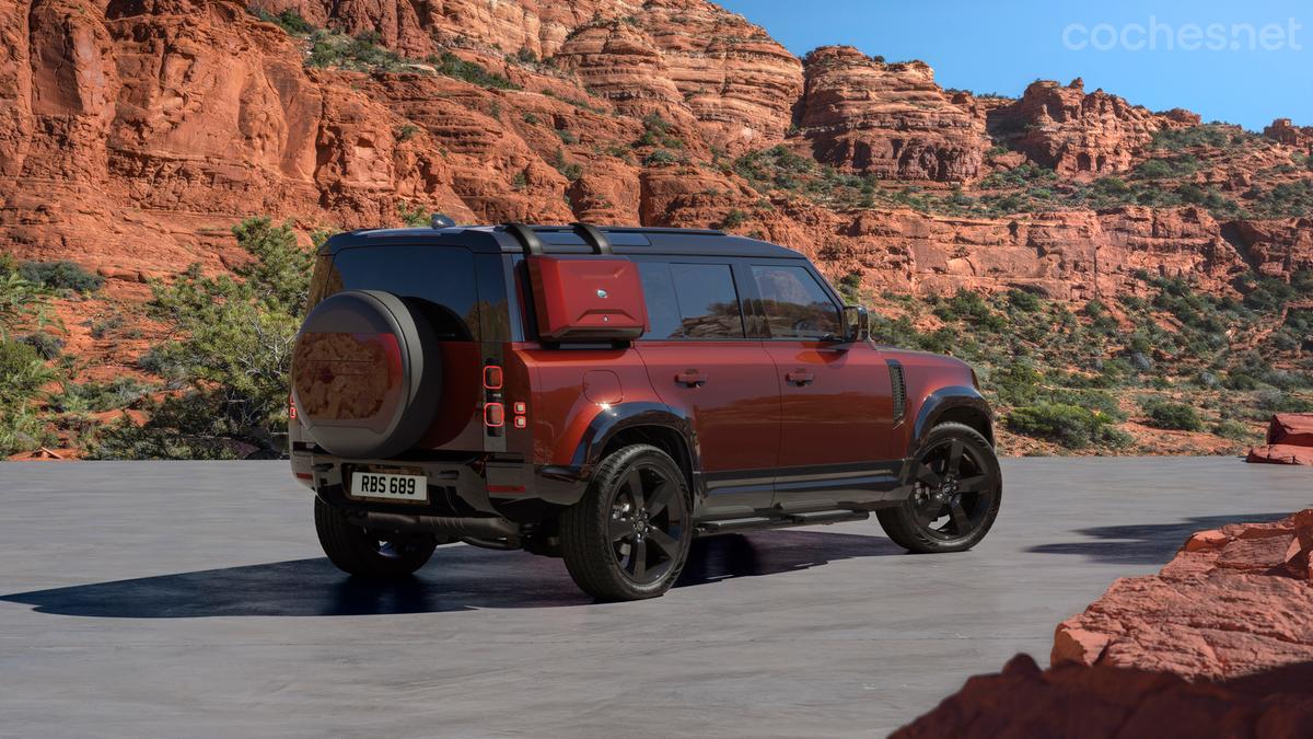 El color Sedona Red, que debutó en el Defender 130 Sedona, estará disponible durante un año en la versión 110