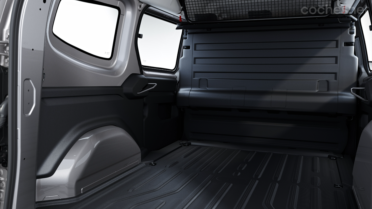 La función Fold & Load permite elevar los asientos para separar la carga de las plazas delanteras.