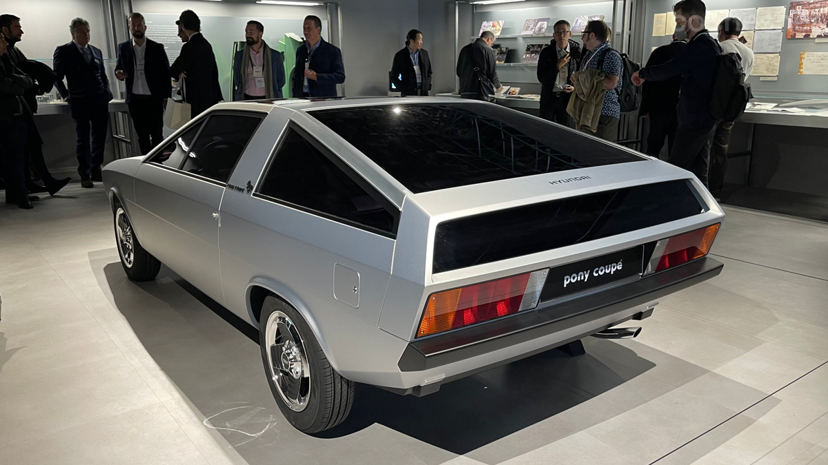 Entre los modelos mostrados por Hyundai en el evento estaba el Pony Coupé de 1974, que desafortunadamente, no llegó a producción.