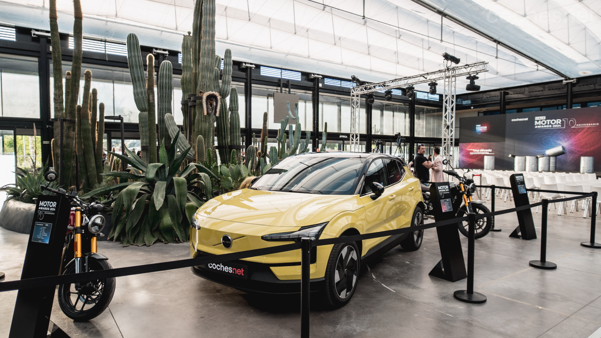 En la gala se entregó el Volvo EX30 que, en régimen de rénting y durante 2 años disfrutará uno de los usuarios que participó en las votaciones. 