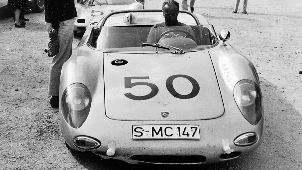 El Porsche 718/8 W-RS Spyder, con su motor de 8 cilindros y 210 CV triunfó en competiciones como la Targa Florio o los 1.000 km de Nürburgring