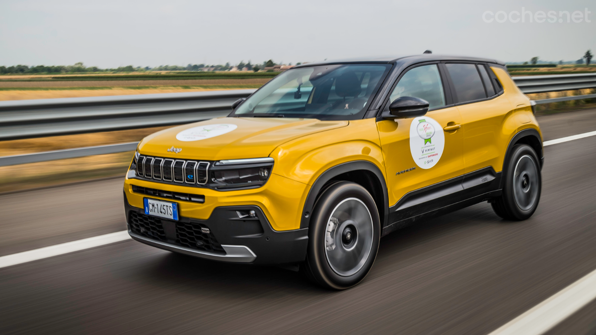 El pequeño Jeep Avenger ha estrenado ya el motor de 156 CV de Stellantis y la batería de 54 kWh.