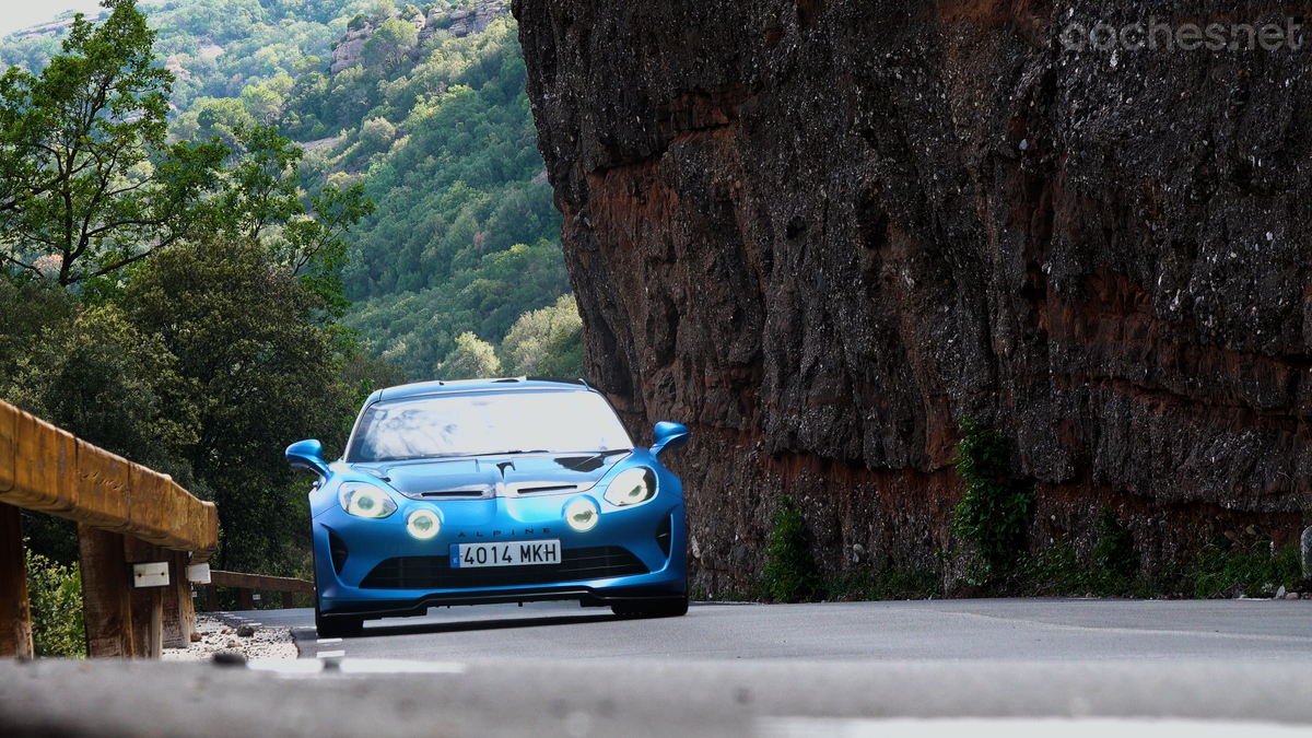 No probamos el Alpine A110 R en circuito, pero parece diseñado, sobre todo, para carreteras de montaña.