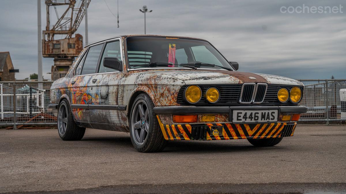 El BMW E21: un verdadero renacer del desguace, coronado como el coche más radical de RADwood UK.