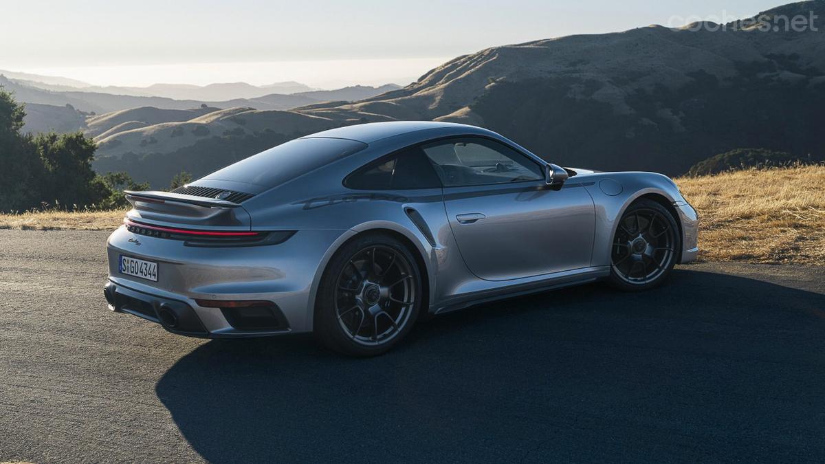 El Porsche 911 Turbo 50 Years: un homenaje rodante a medio siglo de innovación.