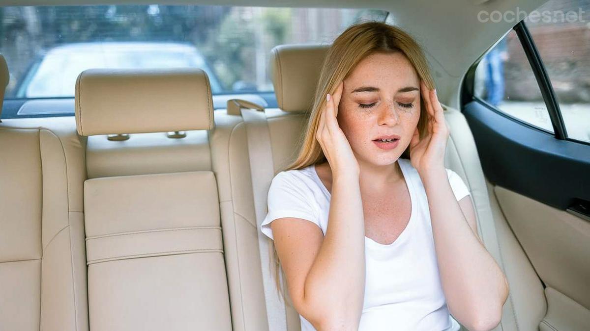 El conflicto sensorial entre lo que vemos y sentimos es la causa principal del mareo en el coche.