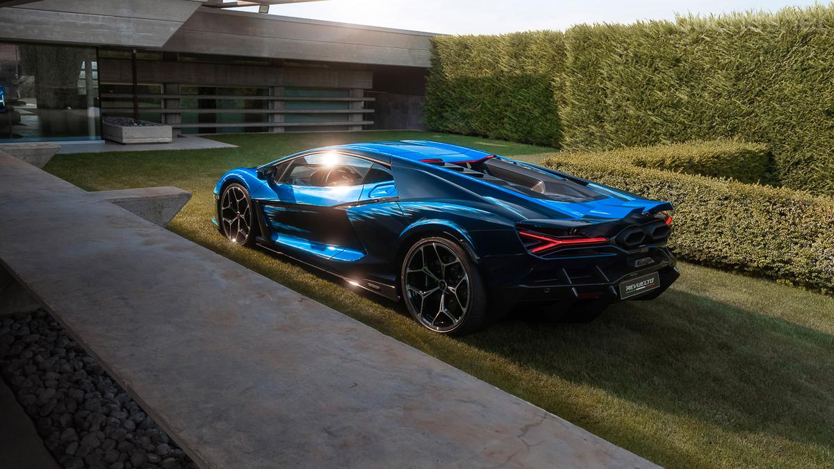 El primer superdeportivo híbrido enchufable V12 HPEV de Lamborghini se torna aún más exclusivo.