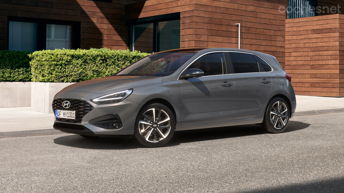 El Hyundai i30 se renueva estéticamente, pero hay que fijarse mucho para reconocerlo.