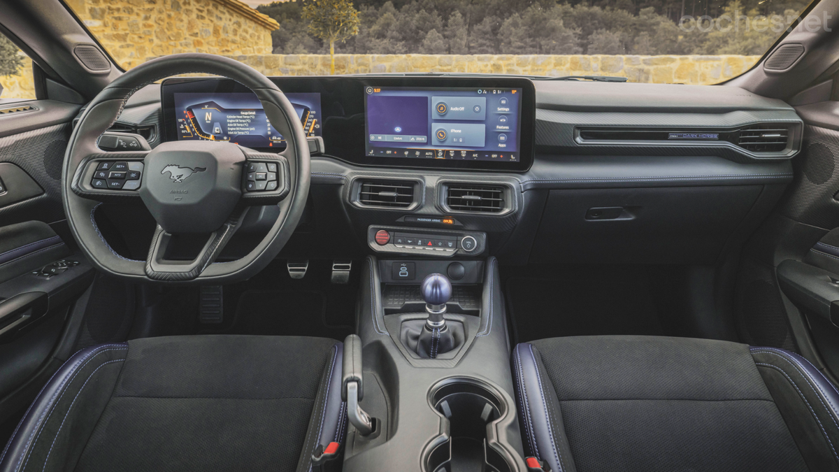 El interior del nuevo Ford Mustang sucumbe a las pantallas digitales. Ya nada será como hasta ahora. 