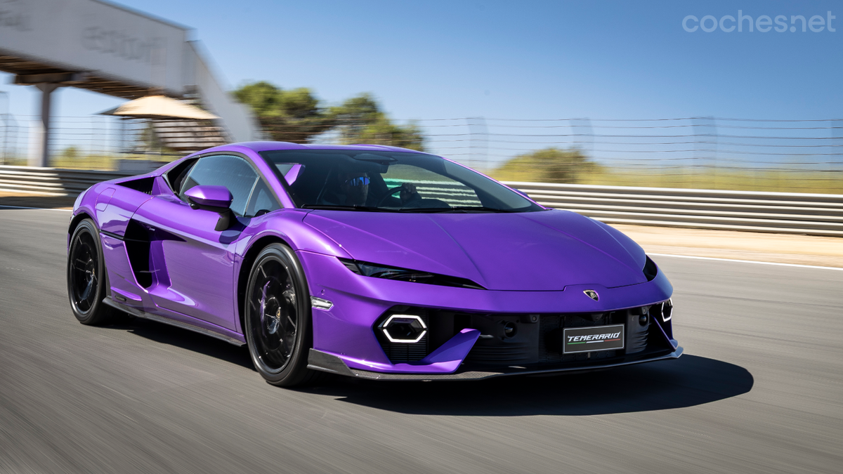 El Lamborghini Temerario es un coche completamente nuevo que estrena chasis de aluminio y motor V8 híbrido biturbo.