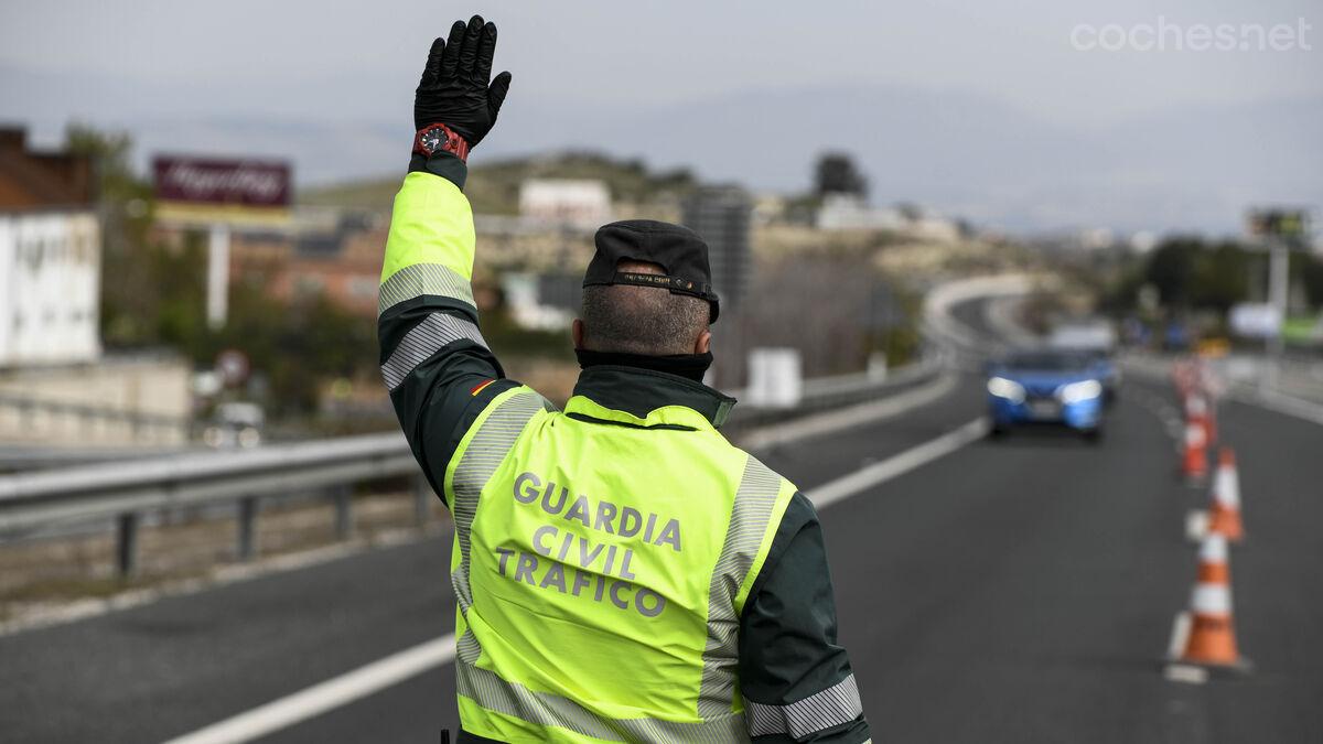 La DGT realizó más de 8.200 controles de carretera para detectar distracciones al volante.