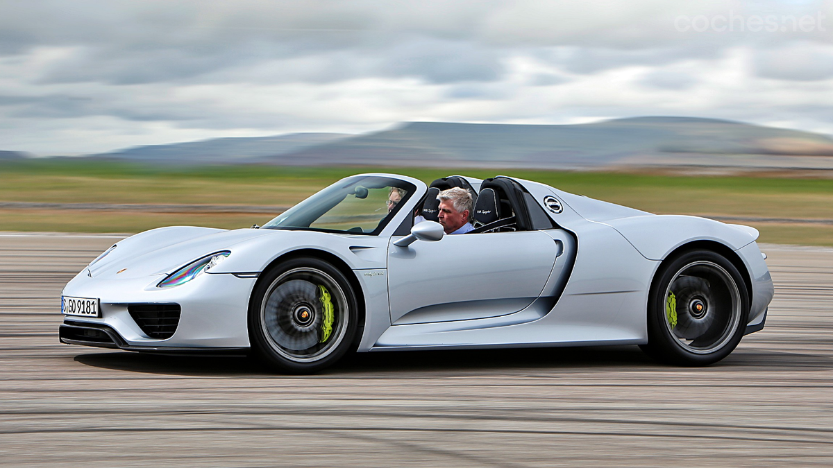 El Porsche 918 Spyder era un híbrido enchufable, con motor V8 y dos propulsores eléctricos que, en combinación, ofrecían 887 CV.