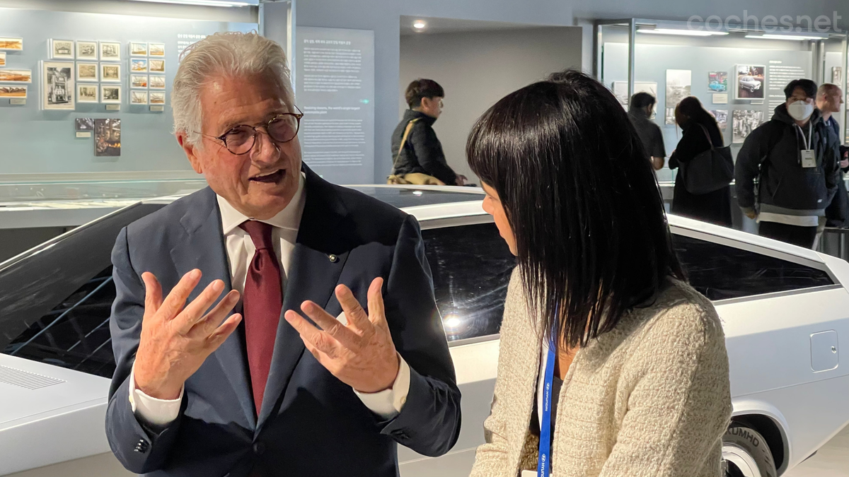 Giorgio Giugiaro estaba entre los invitados estrella a la ceremonia de inicio de construcción de la planta.