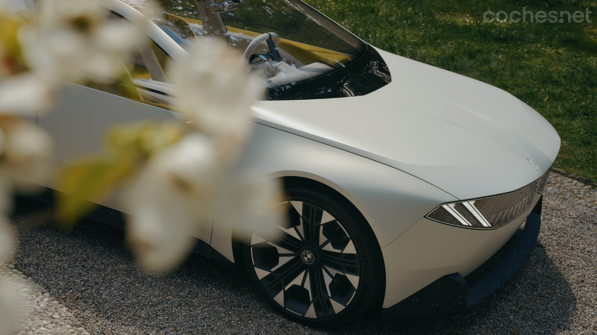 La nueva plataforma del concept de BMW utiliza una batería con celdas redondas con mayor densidad y capacidad energética. 