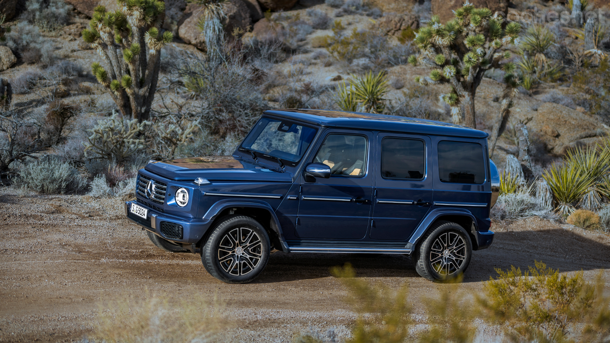 El nuevo Mercedes Clase G presenta una renovación sutil, con cambios enfocados principalmente a su dinámica, dentro y fuera del asfalto