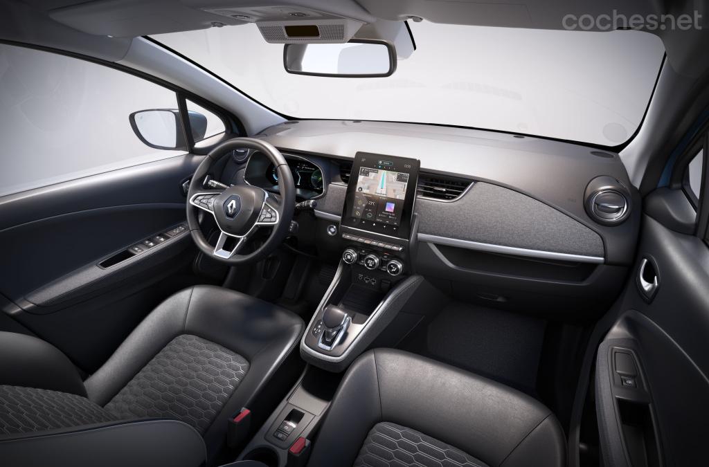 El interior del Renault Zoe de última generación gana en calidad percibida respecto al primer Zoe que se comercializó. 