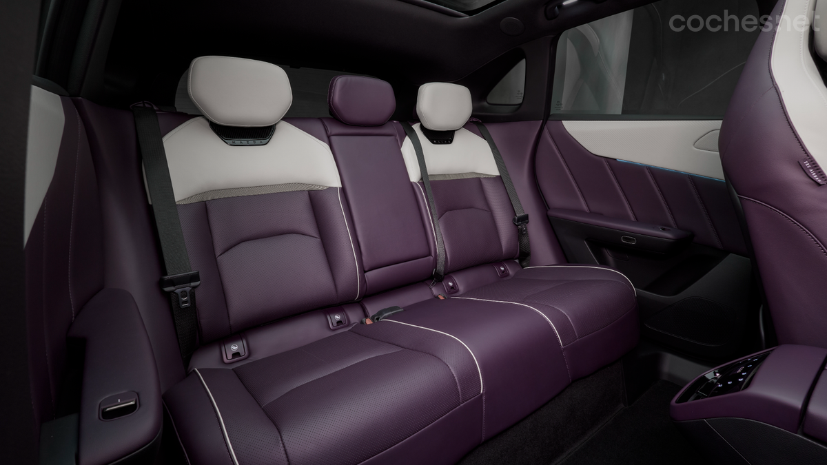 Mazda ofrece distintas combinaciones de tapicería, con materiales pensados para un uso confortable y duradero y un exclusivo color Amatista para el acabado Takumi Plus
