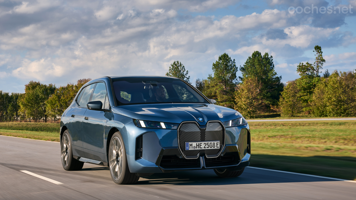 BMW iX 2025: El SUV eléctrico por excelencia se actualiza