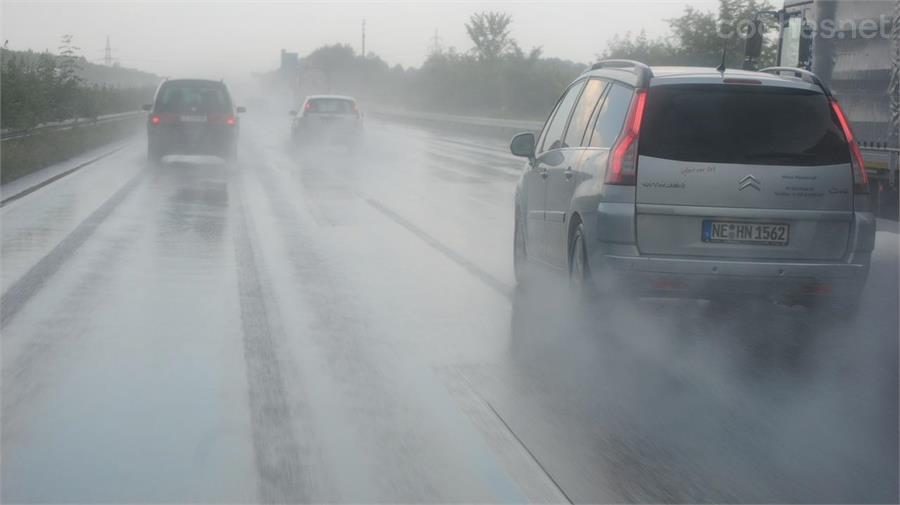 La sal en las carreteras: Un aliado contra el hielo, un enemigo para tu vehículo