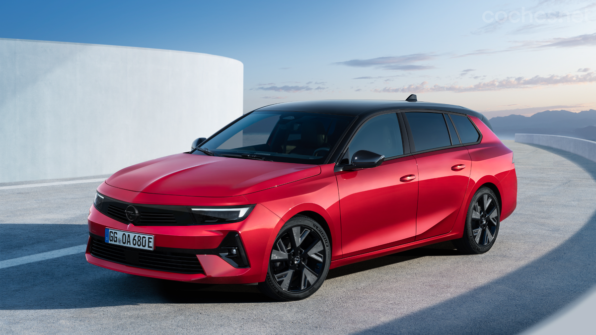 El Opel Astra Sports Tourer Eléctric ya llega al mercado, para cubrir las necesidades de familias que prefieren un coche eléctrico 100%.