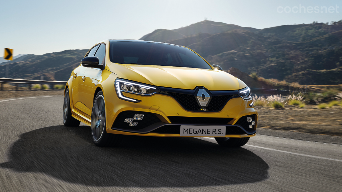 El Mégane RS desaparece, como el resto de la gama. Un minuto de silencio por tantos años de presencia en el mercado.