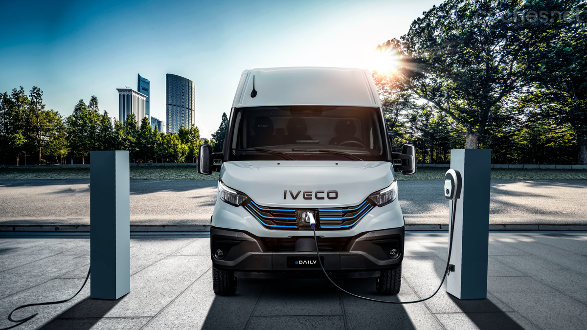 La nueva versión eléctrica del Iveco Daily cuenta con una autonomía teórica de hasta 400 kilómetros en recorrido urbano. 